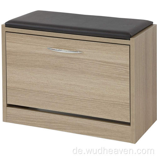 Schuhschrank aus Holz mit Sitz